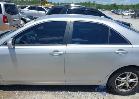 2010 Toyota Camry Le z USA, uszkodzony, nr VIN 4T4BF3EK0AR011594